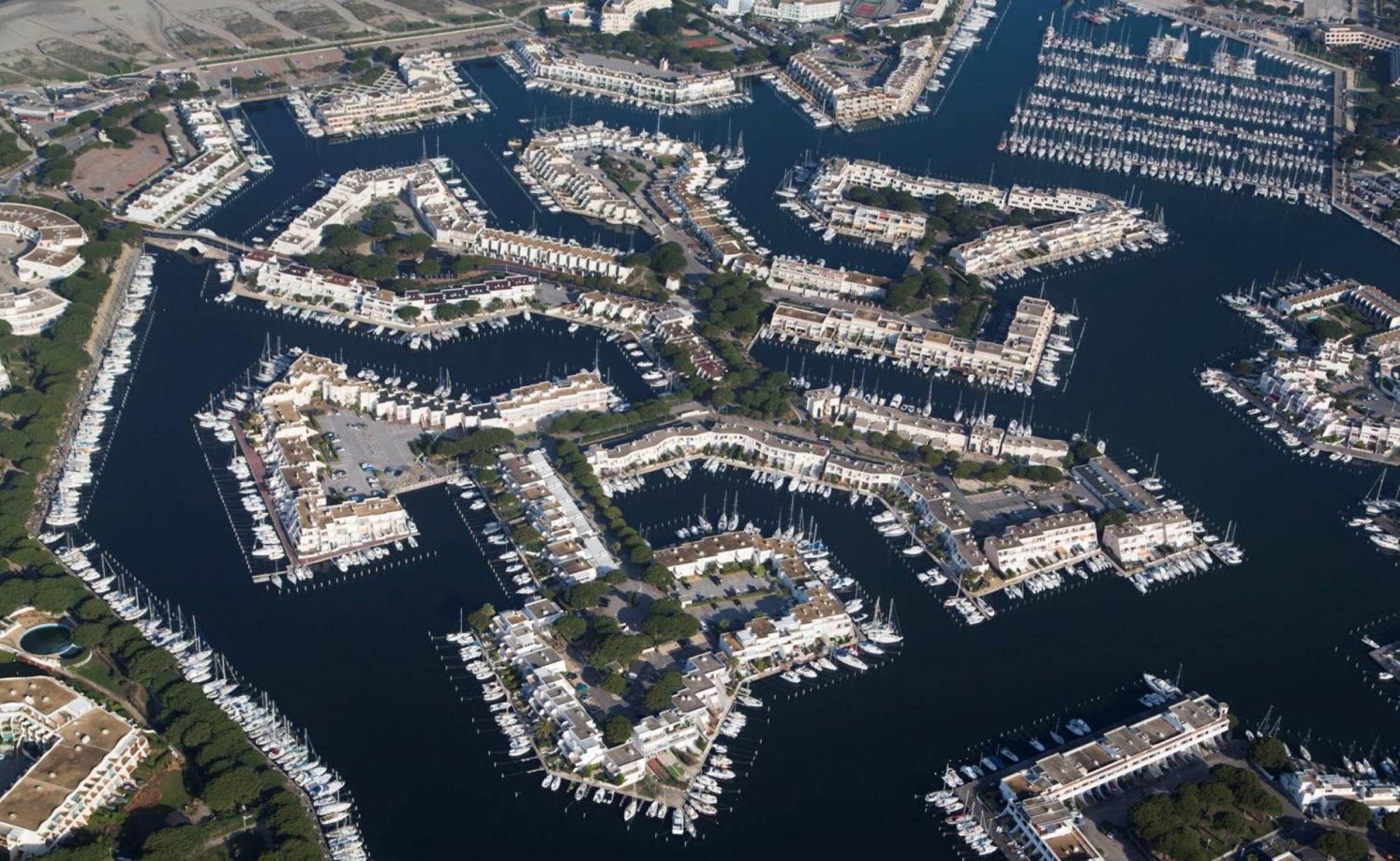Duplex Centre Ville - 50M De La Plage - Clim - Garage - Netflix 勒格罗-迪鲁瓦 客房 照片